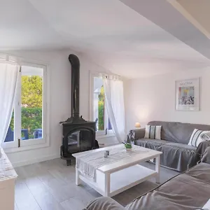 https://gorgeous-renovated-cala-sant-vicenc-beach-villa.balearic-islands.net